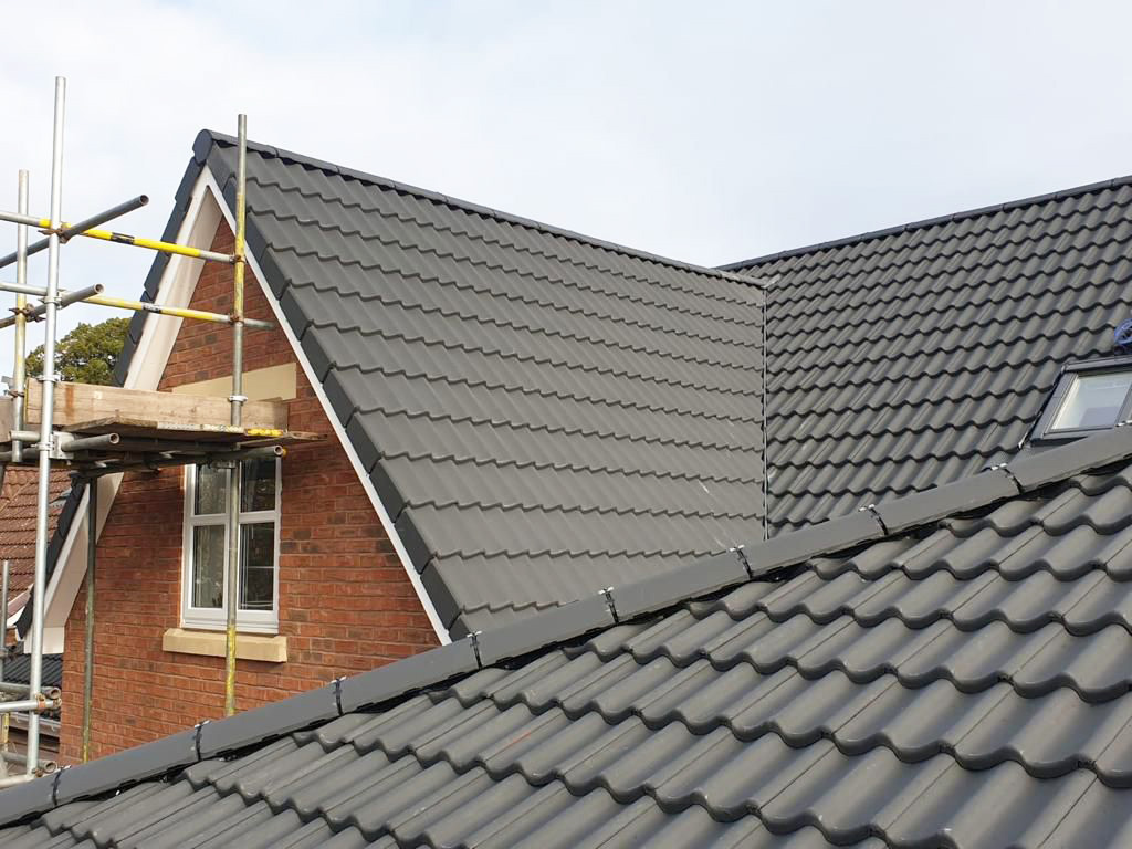 493220913_3918003461750033_4310679966655657829_n Roofing services