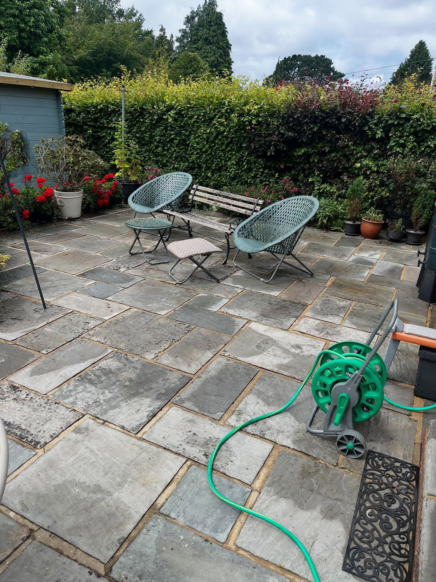 514308523_17850096351492345_8547343795391167150_n patio clean