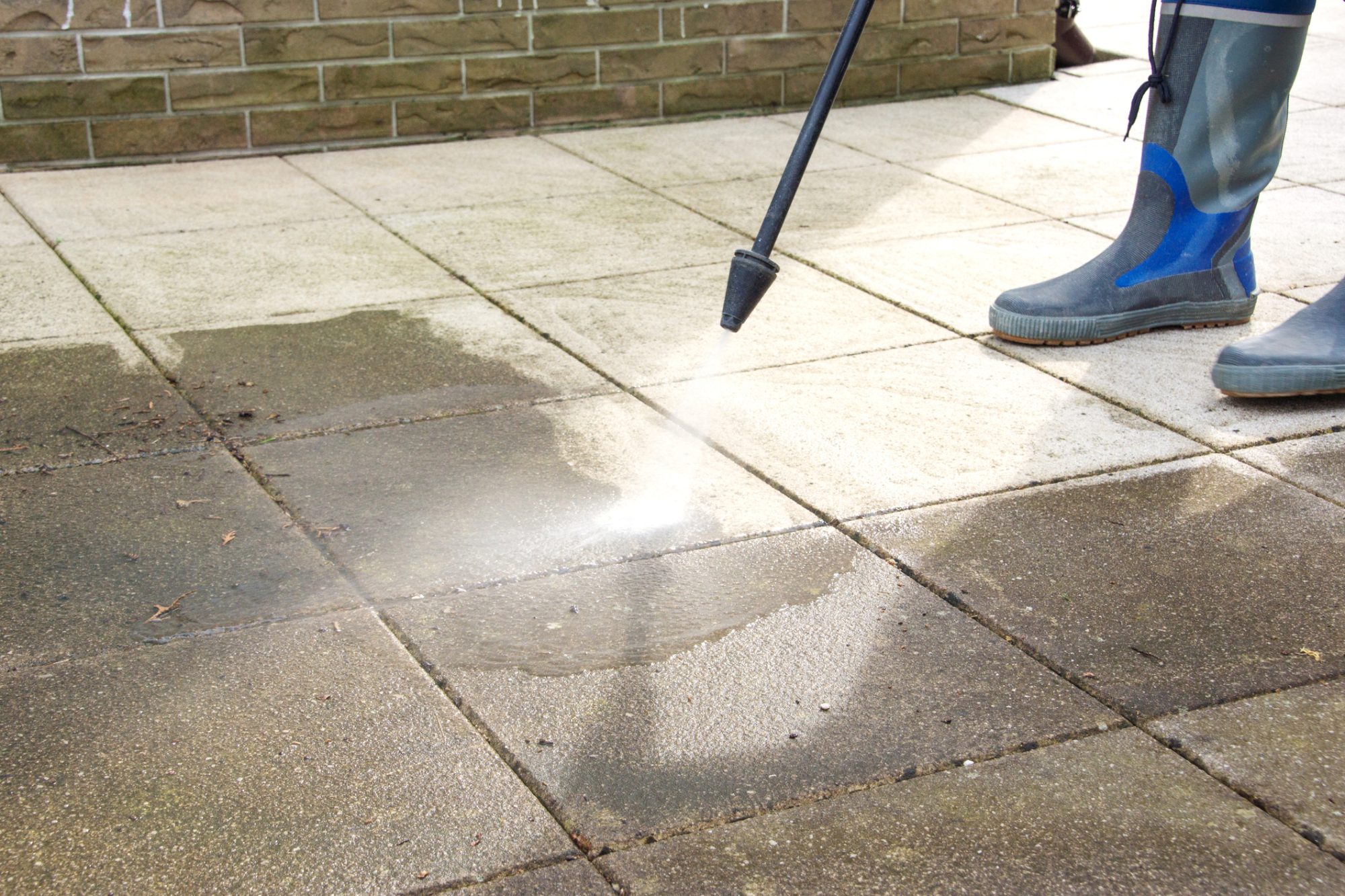 dreamstime_m_91709771 Driveway & Patio Cleaning